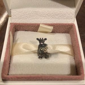 New never used Pandora Giraffe retired bead